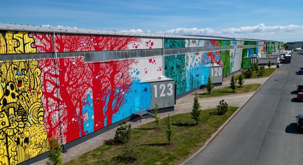 CTP převzala další Art Wall, největší umělecké dílo zdobí průmyslovou halu u letiště