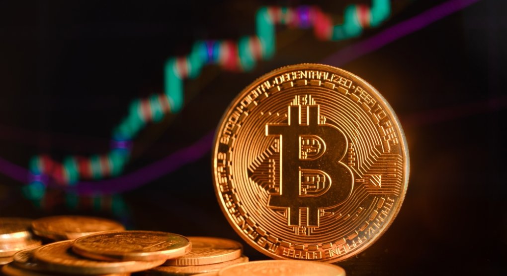 Komentář: Proč je rekordní cena bitcoinu špatná zpráva (skoro) pro všechny