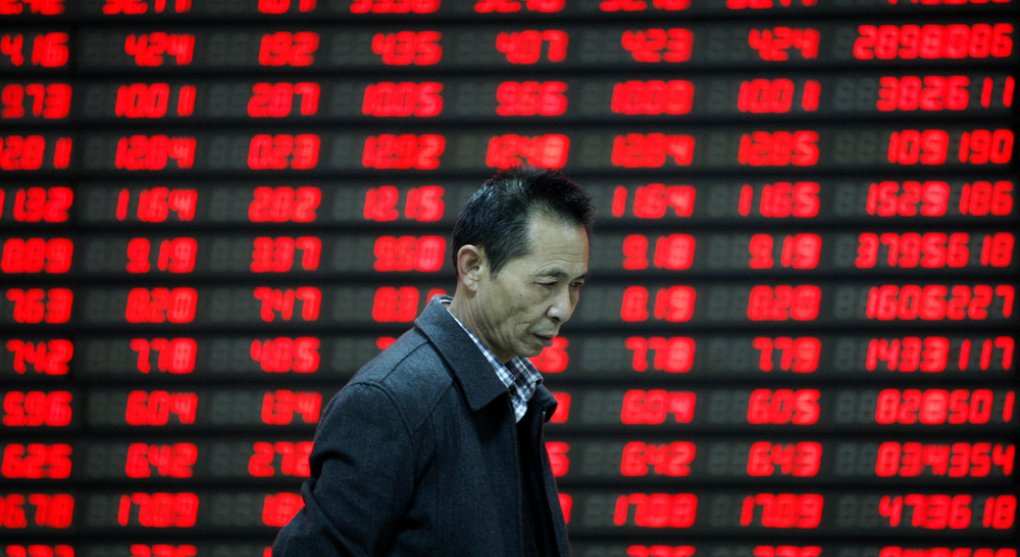 Panika v Číně: zahraniční peníze, domácí boháči i optimismus jsou na odchodu