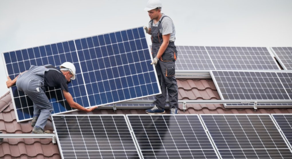 Německý solární startup zažívá zlaté časy. Panely nevyrábí, jen je přeprodává na splátky