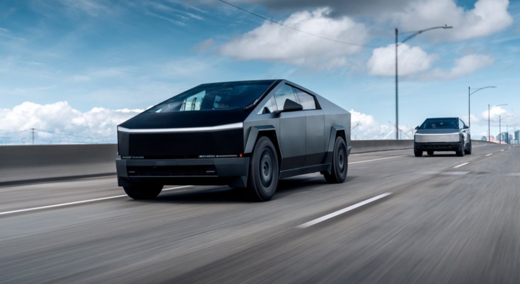 Tesla odkládá vývoj levného elektromobilu NV9, síly vrhne do zpožděného Robotaxi