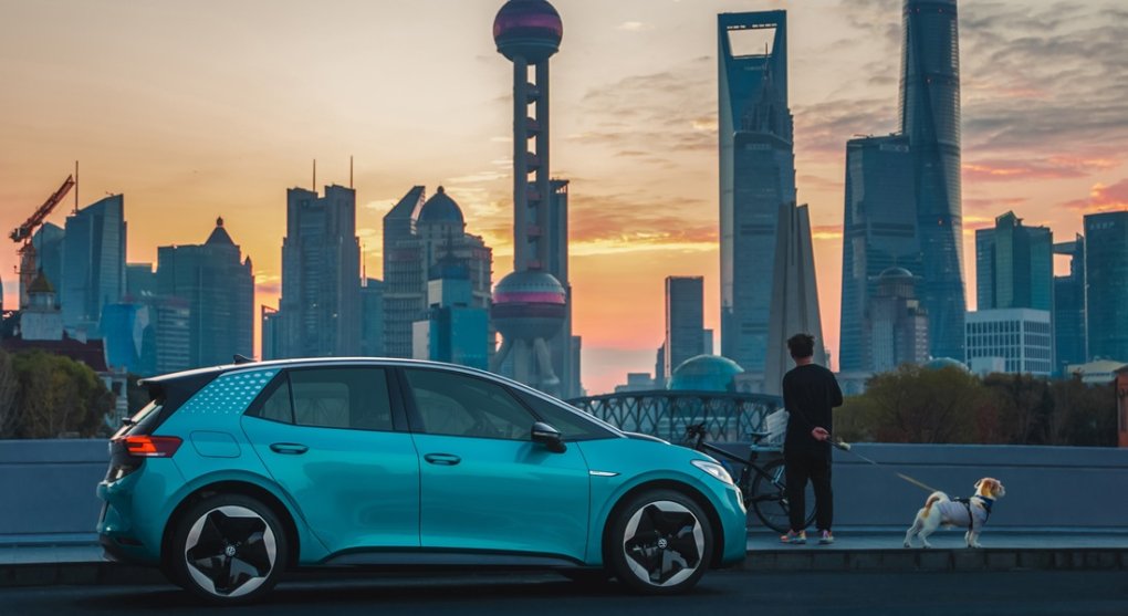Volkswagen čelí v Číně cenové válce. Jeho elektromobily nejdou na odbyt