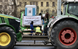 Do Prahy se od brzkého rána sjíždějí na protest části zemědělců stovky traktorů.
